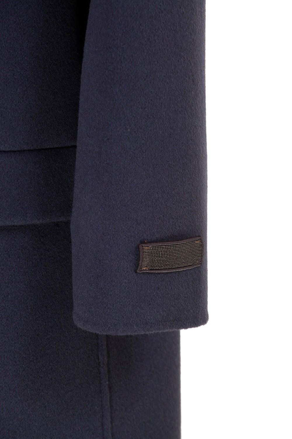 shop BRUNELLO CUCINELLI Saldi Cappotto: Brunello Cucinelli cappotto in panno di lana vergine e cashmere lavorazione double con "Precious Patch".
Taglio e volume maschile.
Chiusura con bottoni in corno.
Collo con rever.
Tasche basse con patta.
Taschino sul petto.
Composizione: 90% lana vergine 10% cashmere.
Fabbricato in Italia.. MD5329538-C005 number 860872